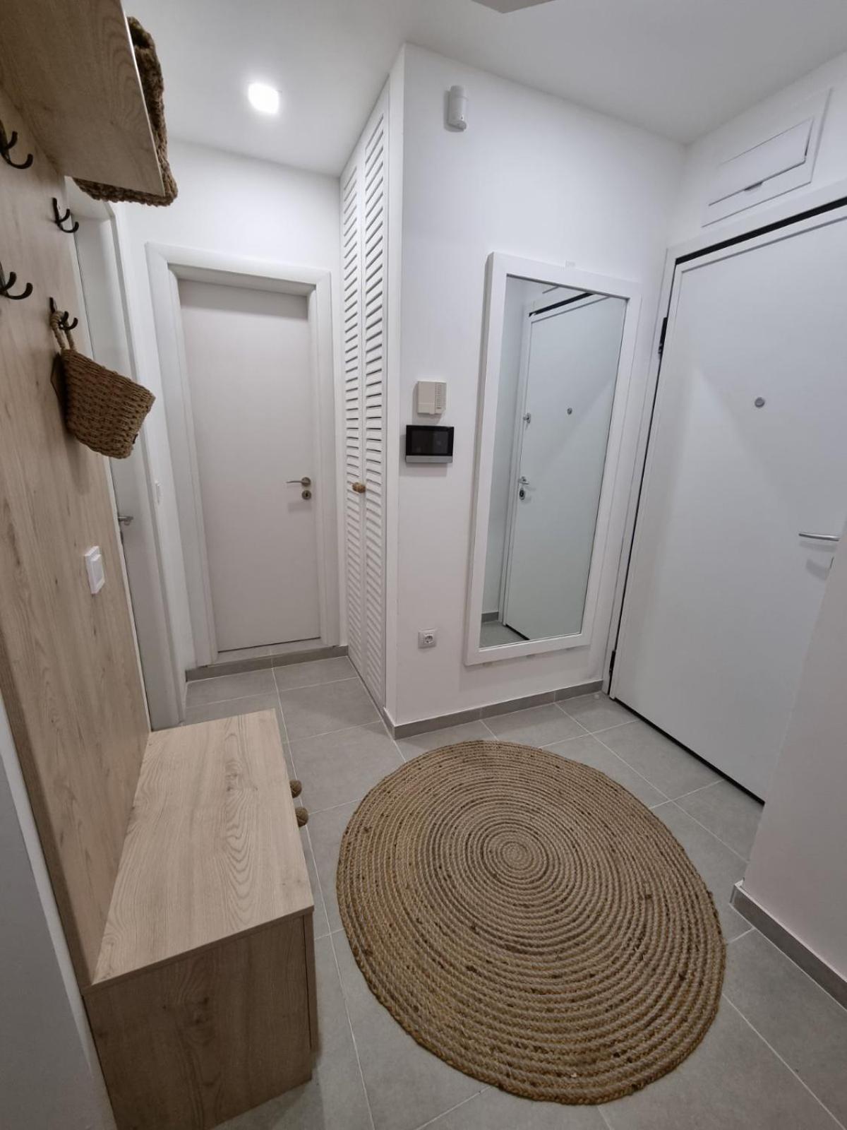 Apartment Polina - 2Bd Next To Sea Garden ヴァルナ エクステリア 写真