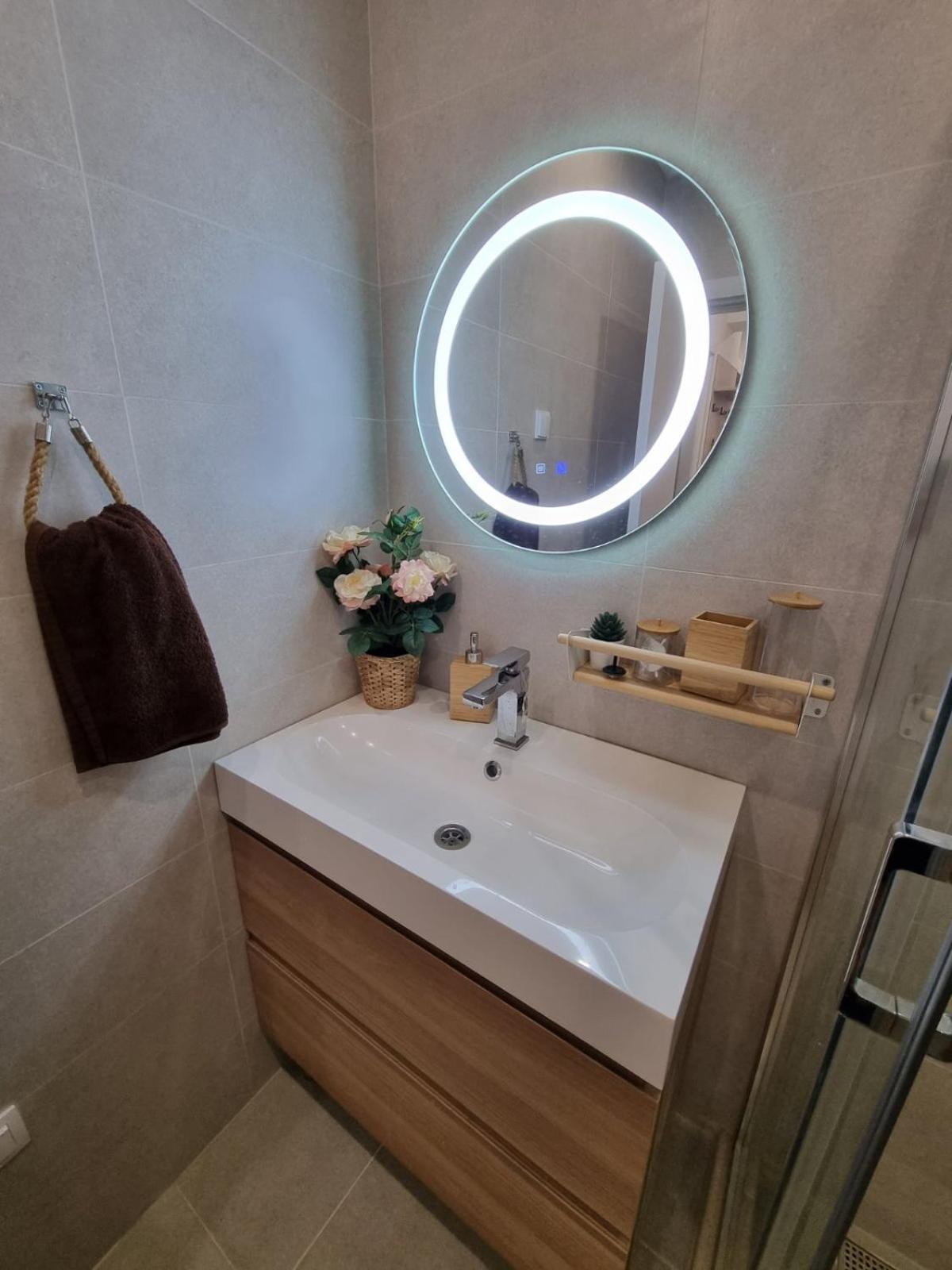 Apartment Polina - 2Bd Next To Sea Garden ヴァルナ エクステリア 写真