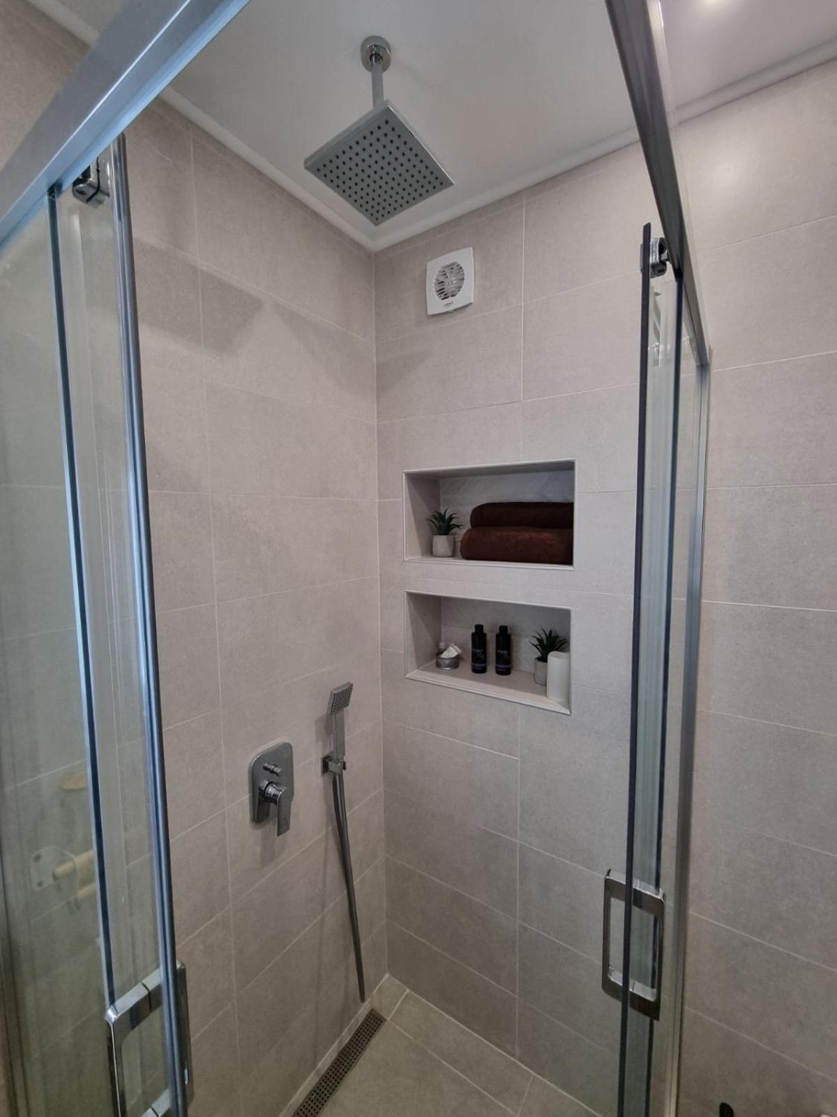 Apartment Polina - 2Bd Next To Sea Garden ヴァルナ エクステリア 写真